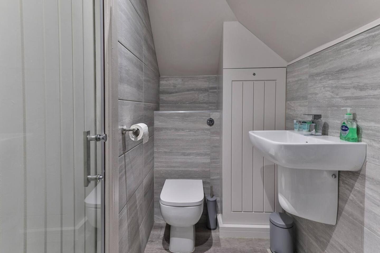 Newly Renovated 3 Bed 2 Bath Apartment & Parking Sheffield Exterior foto