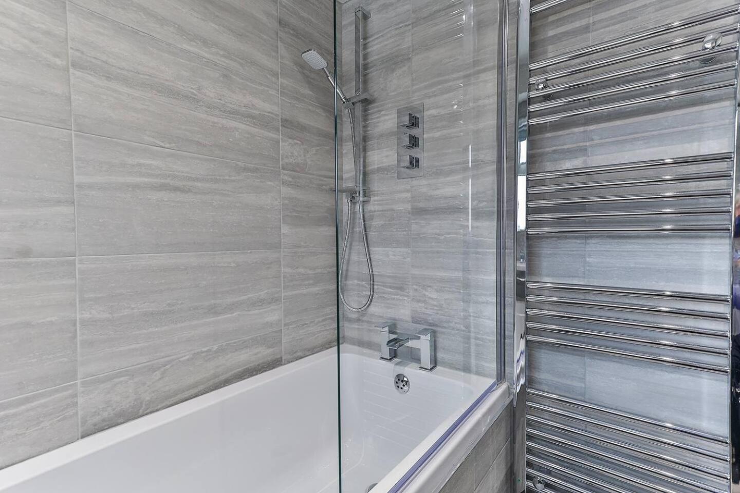 Newly Renovated 3 Bed 2 Bath Apartment & Parking Sheffield Exterior foto
