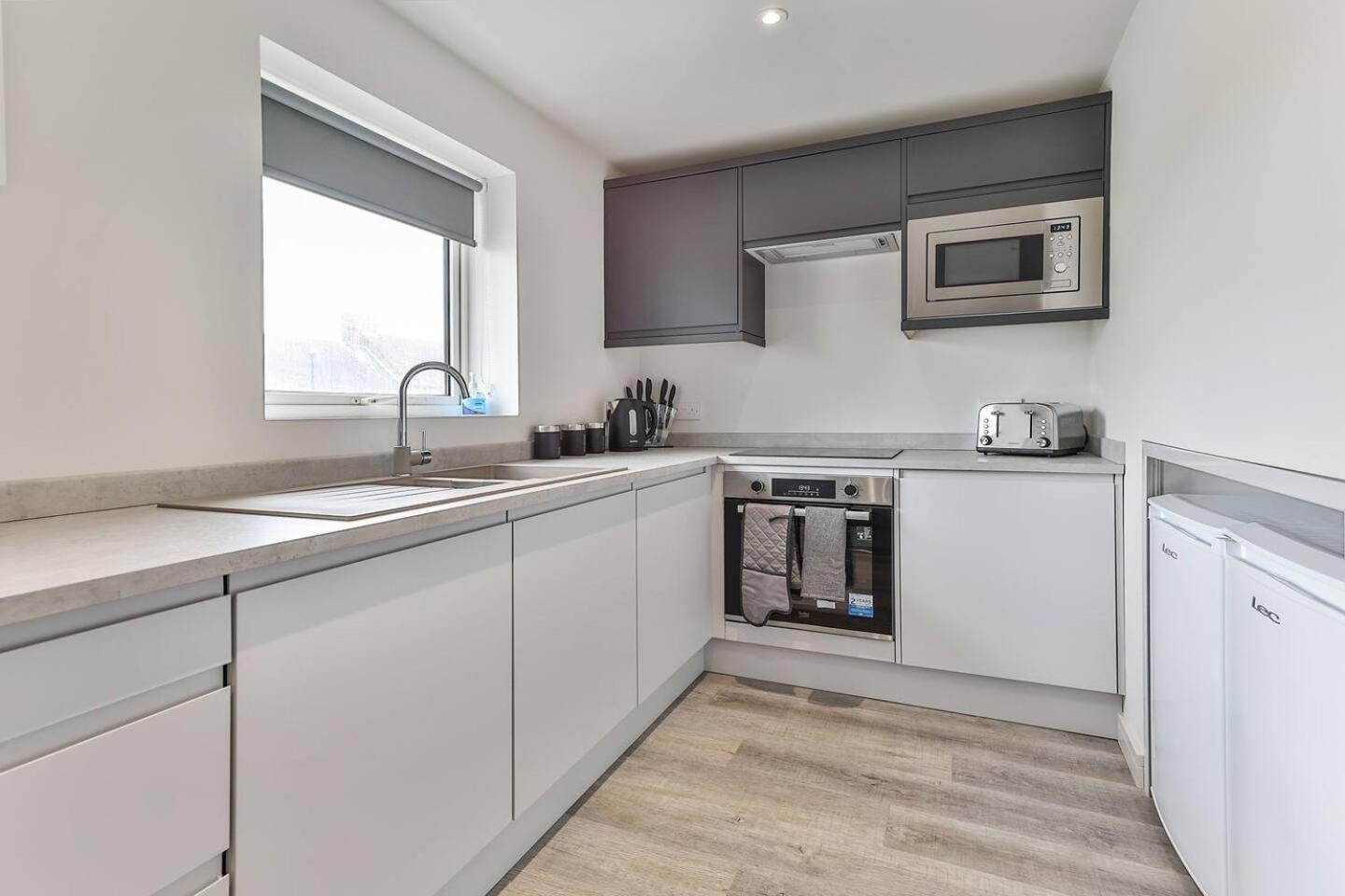Newly Renovated 3 Bed 2 Bath Apartment & Parking Sheffield Exterior foto