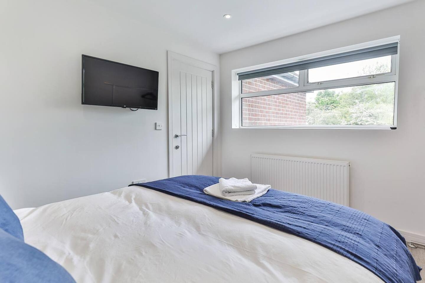 Newly Renovated 3 Bed 2 Bath Apartment & Parking Sheffield Exterior foto