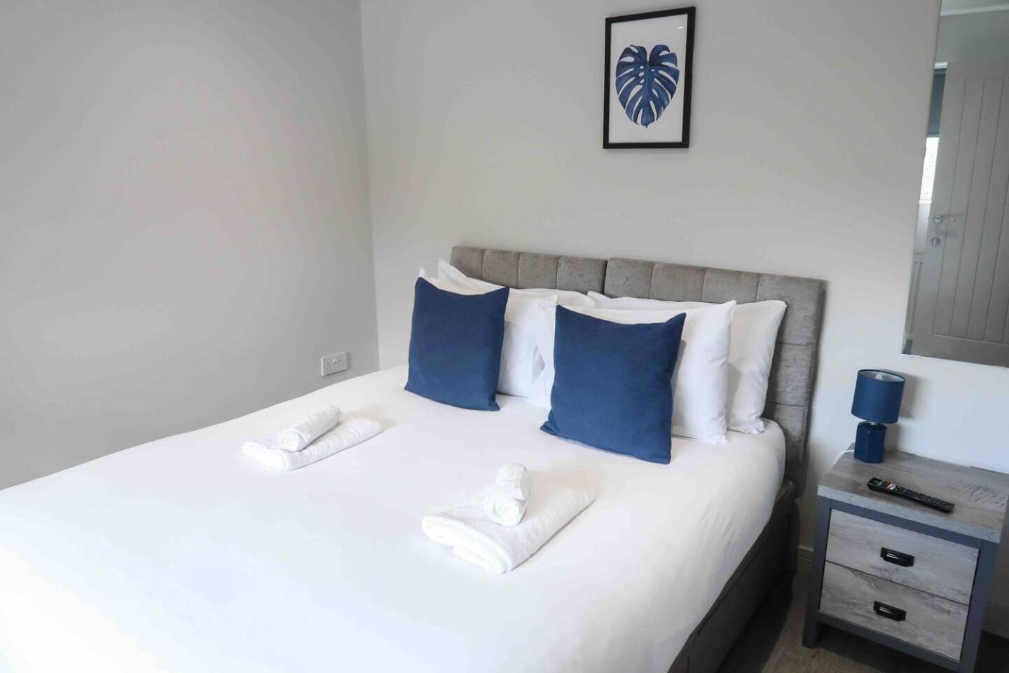 Newly Renovated 3 Bed 2 Bath Apartment & Parking Sheffield Exterior foto